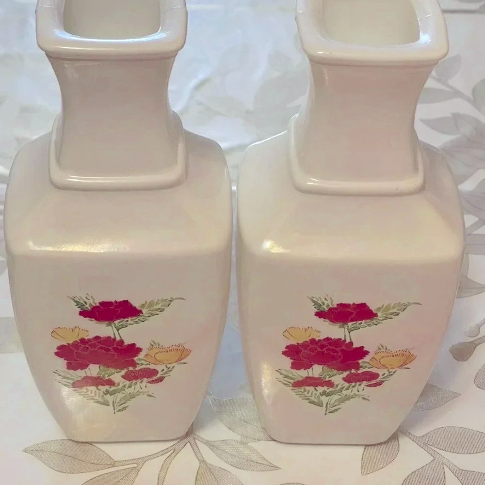 Set Of 2 VTG Avon Glass Imari  Bottle Vase 1991 White w/Red/Yellow Floral